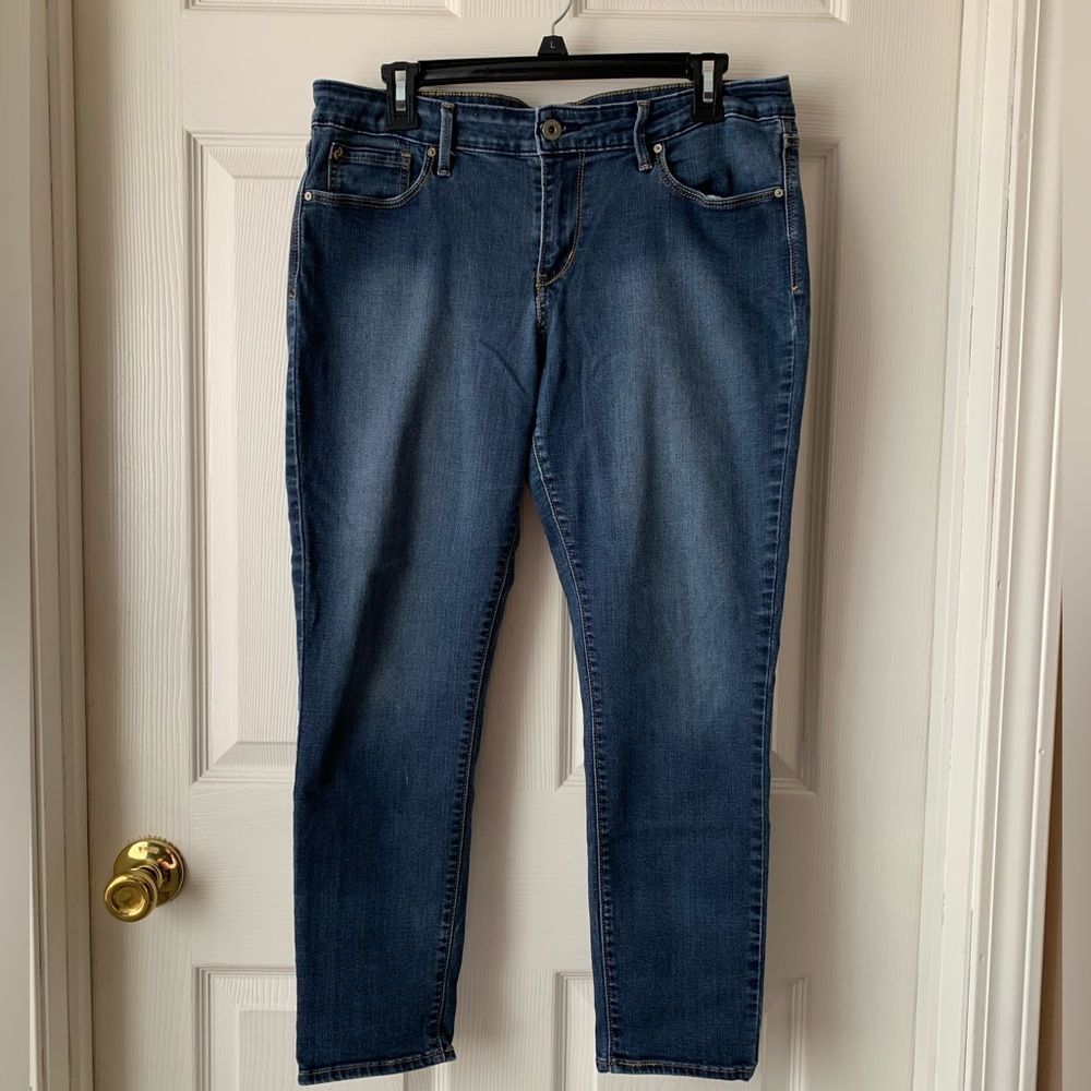 Women’s Levi’s  jeans